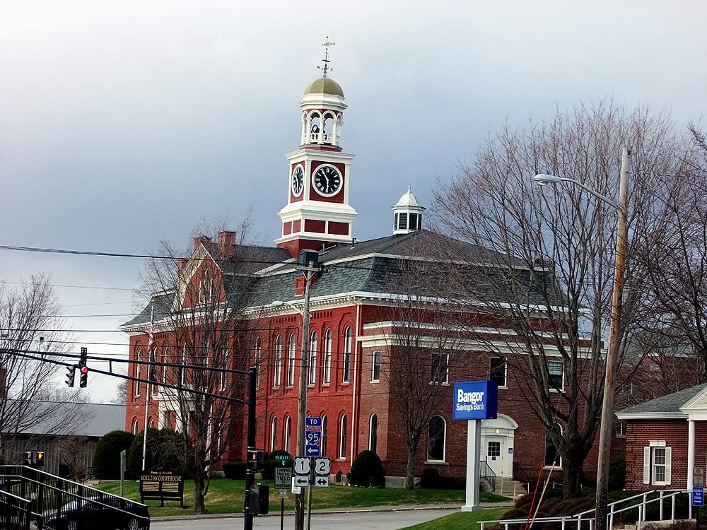 courthouse in houlton maine