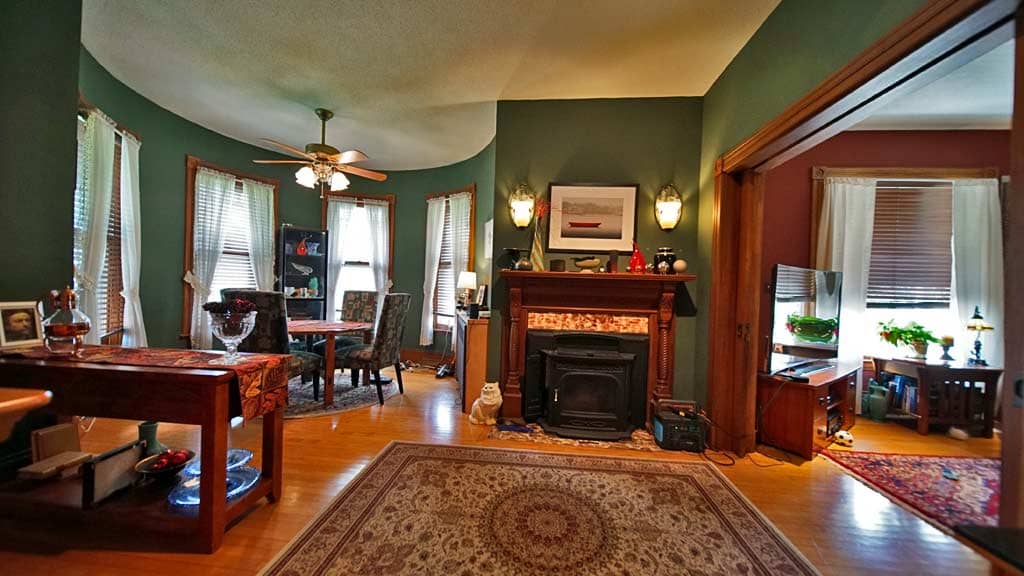 bay windows patterned floors