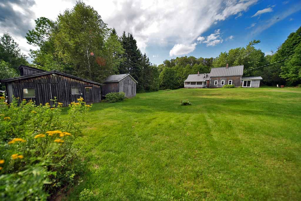 big lawns in maine homesteads