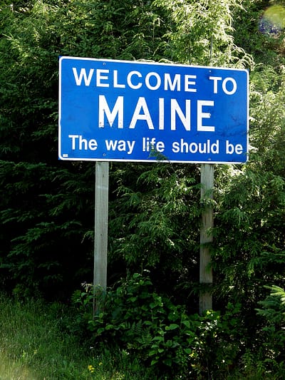 maine welcome sign photo